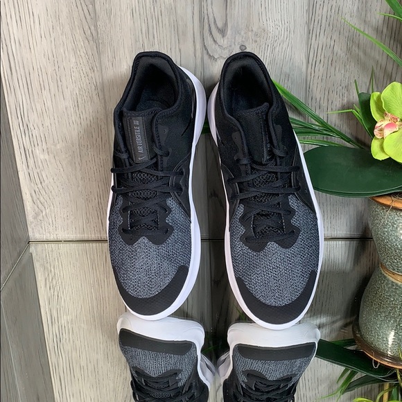 ❤️ Nike Air Versitile III black/black-white-dark g - Picture 3 of 8